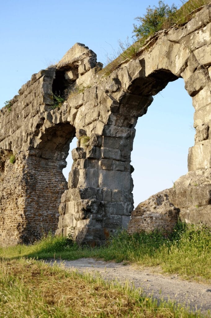 Aqueducts Beyond Rome: Engineering Marvels Across the Empire Aqueducts Beyond Rome: Engineering Marvels Across the Empire